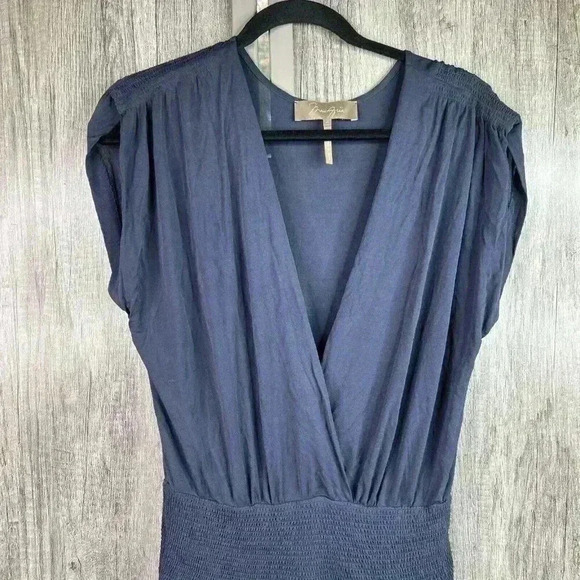 Max Azria Dress XS Deep V Neckline Tulip Hem Navy Designer - Picture 3 of 10